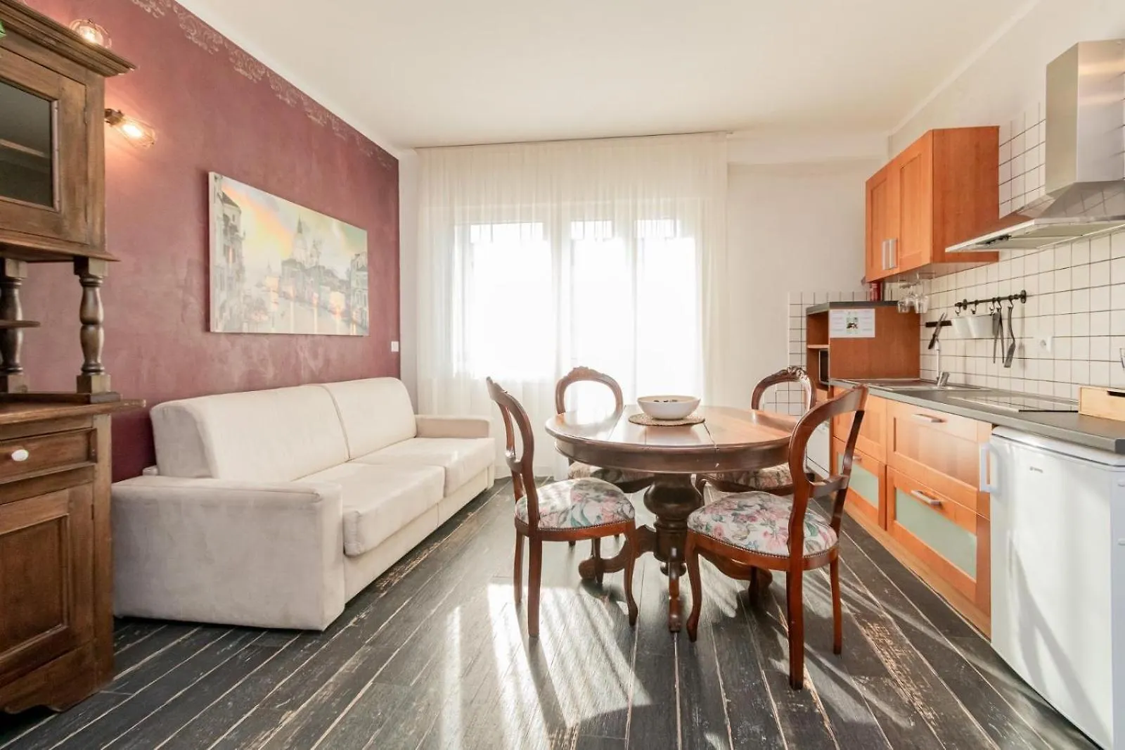 Suites Train Station Mestre Apartment