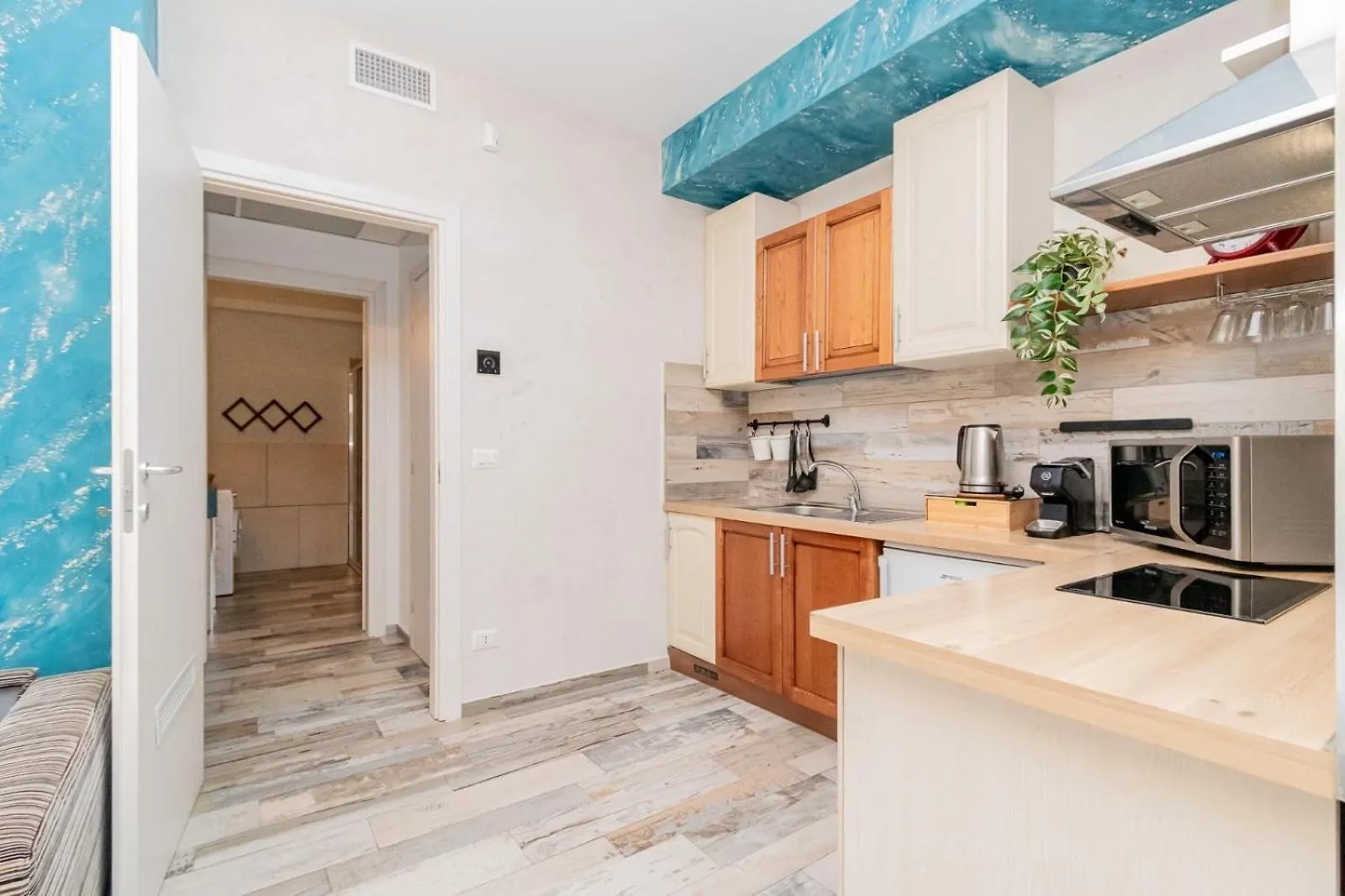 Apartment Suites Train Station Mestre Italy