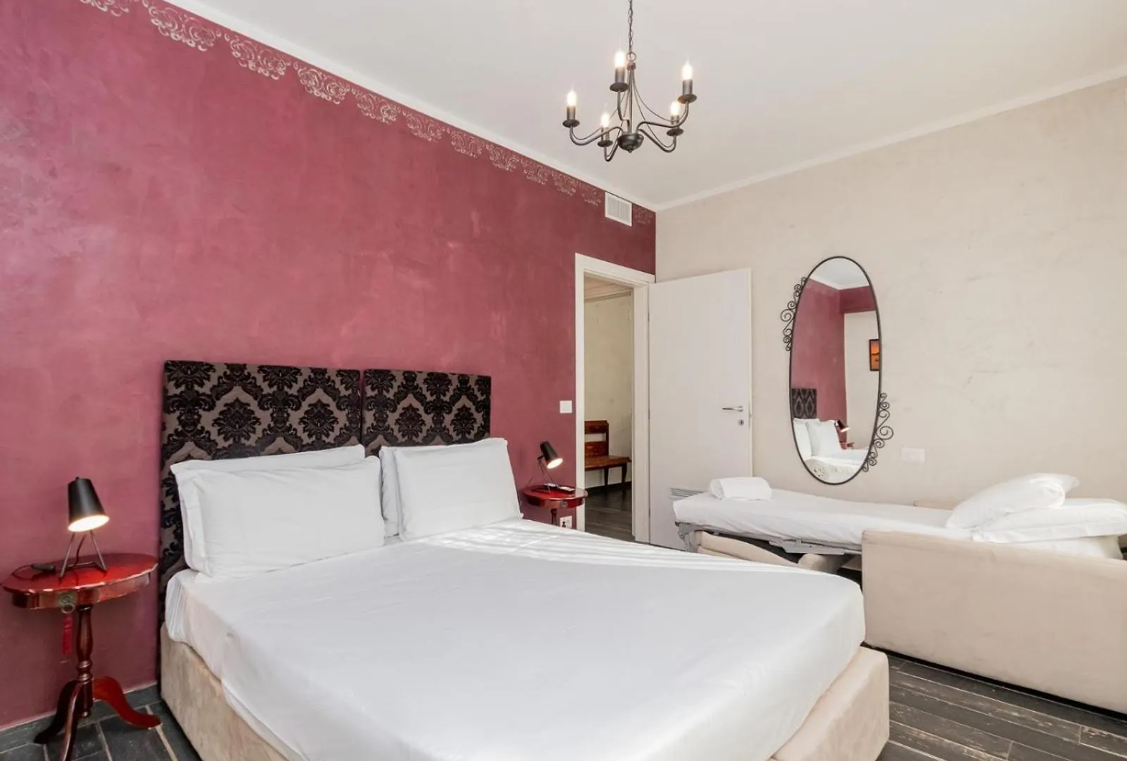 Suites Train Station Mestre Apartment