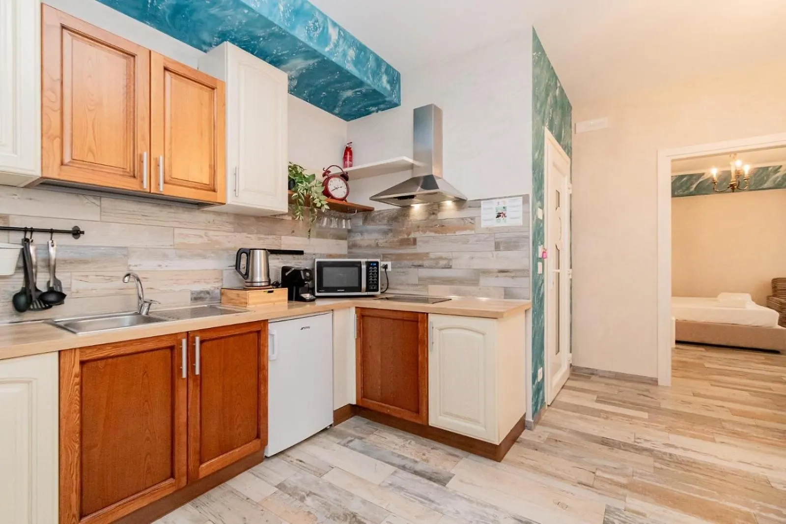 Suites Train Station Mestre Apartment