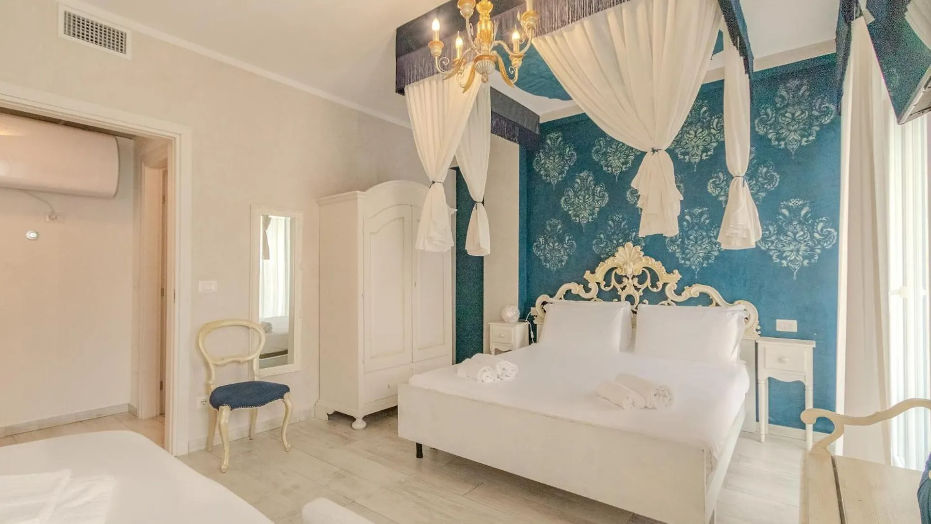 Apartment Suites Train Station Mestre Italy